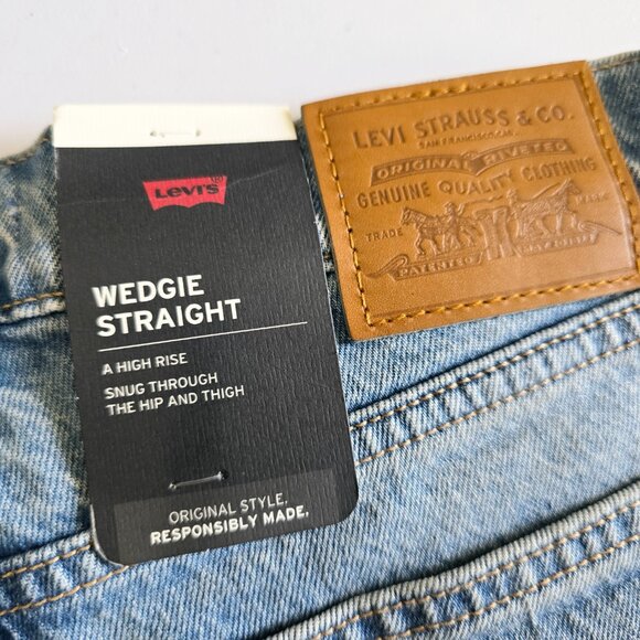 NWT Levi's Premium Wedgie Straight Jeans 90s Y2K Size 26 Blue Light Wash - Picture 10 of 10